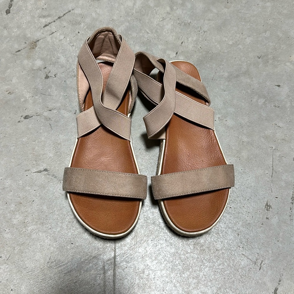 MIA Girl Size 3 Gizela Taupe Faux Leather & Fabric‎ Straps / Aa-1